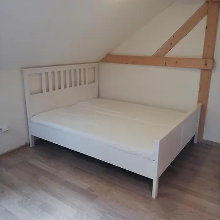 Nyaraló Chalupa U Stoleté Lípy šléglov Šleglov