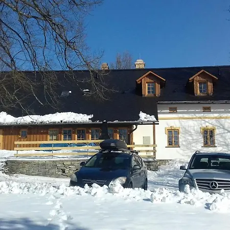Chalupa U Stoleté Lípy šléglov